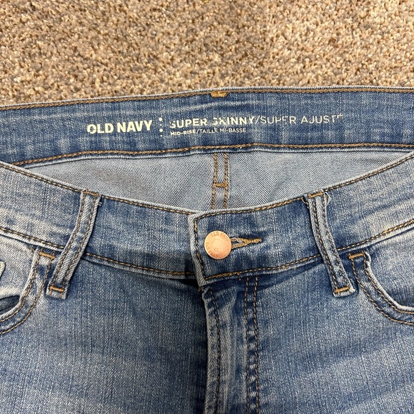 Old Navy Super Skinny Mid Rise Jeans - Picture 2 of 11